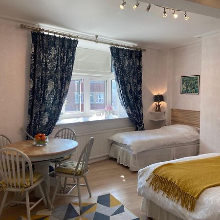 Deluxe Three Bed Bnb In Henley-On-Thames Near Station River & Town Centre エクステリア 写真