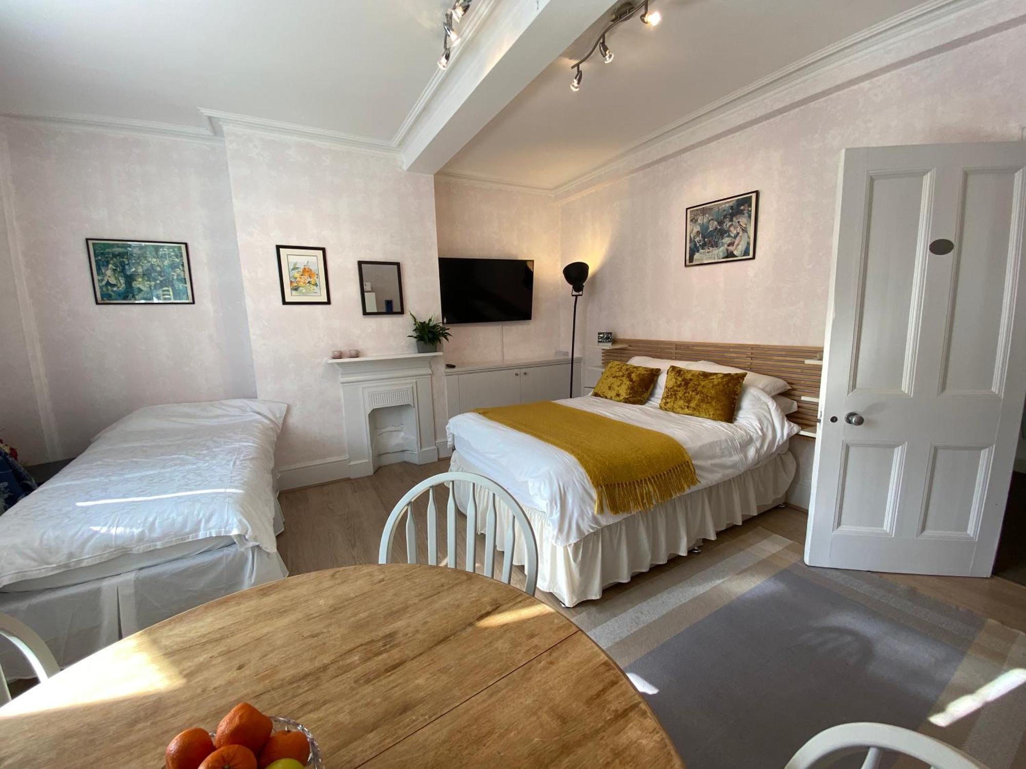 Deluxe Three Bed Bnb In Henley-On-Thames Near Station River & Town Centre エクステリア 写真